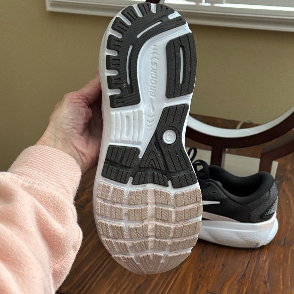 Brooks Women's Black and White Athletic Shoes - Picture 2 of 3